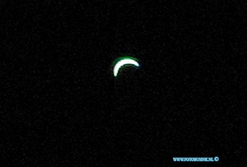 99081113.jpg - DE WOENSDAG :Frankrijk:11-08-1999:de eclips in noord frankrijk in de plaats caxeu .Deze digitale foto blijft eigendom van FOTOPERSBURO BUSINK. Wij hanteren de voorwaarden van het N.V.F. en N.V.J. Gebruik van deze foto impliceert dat u bekend bent  en akkoord gaat met deze voorwaarden bij publicatie.EB/ETIENNE BUSINK