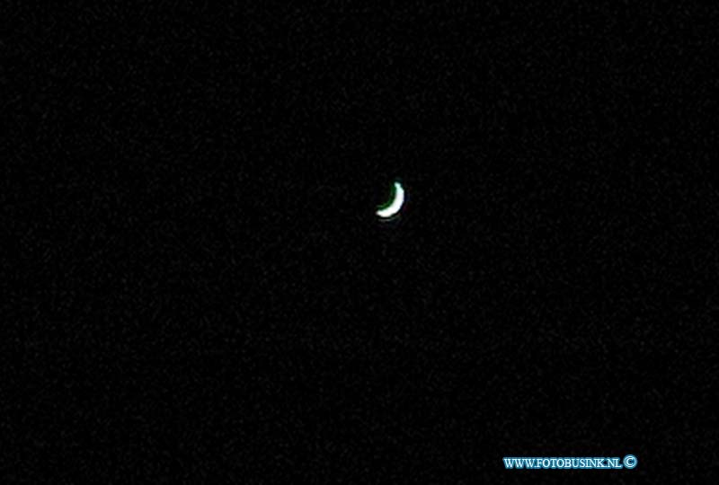 99081115.jpg - DE WOENSDAG :Frankrijk:11-08-1999:de eclips in noord frankrijk in de plaats caxeu .Deze digitale foto blijft eigendom van FOTOPERSBURO BUSINK. Wij hanteren de voorwaarden van het N.V.F. en N.V.J. Gebruik van deze foto impliceert dat u bekend bent  en akkoord gaat met deze voorwaarden bij publicatie.EB/ETIENNE BUSINK