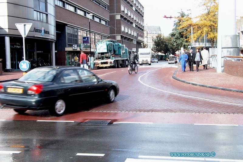 99100502.jpg - DE STEM VAN DORDT :Dordrecht:5-10-1999: dordrechtse verkeersplan voor de binnenstad foto achterom/spuiboulevaardDeze digitale foto blijft eigendom van FOTOPERSBURO BUSINK. Wij hanteren de voorwaarden van het N.V.F. en N.V.J. Gebruik van deze foto impliceert dat u bekend bent  en akkoord gaat met deze voorwaarden bij publicatie.EB/ETIENNE BUSINK