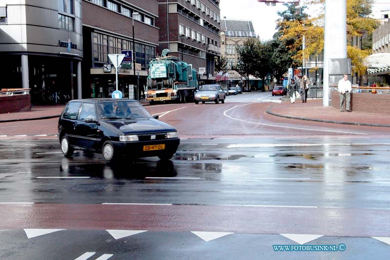 99100503.jpg - DE STEM VAN DORDT :Dordrecht:5-10-1999: dordrechtse verkeersplan voor de binnenstad foto achterom/spuiboulevaardDeze digitale foto blijft eigendom van FOTOPERSBURO BUSINK. Wij hanteren de voorwaarden van het N.V.F. en N.V.J. Gebruik van deze foto impliceert dat u bekend bent  en akkoord gaat met deze voorwaarden bij publicatie.EB/ETIENNE BUSINK