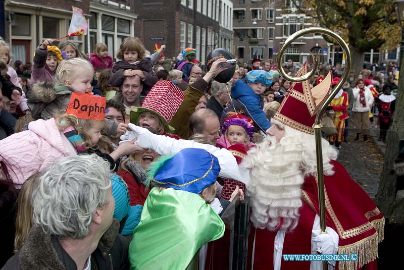 08111505.jpg - FOTOOPDRACHT:Dordrecht:15-11-2008:Sinterklaas is weer in Dordrecht aangekomenDeze digitale foto blijft eigendom van FOTOPERSBURO BUSINK. Wij hanteren de voorwaarden van het N.V.F. en N.V.J. Gebruik van deze foto impliceert dat u bekend bent  en akkoord gaat met deze voorwaarden bij publicatie.EB/ETIENNE BUSINK