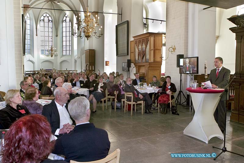 08120314.jpg - FOTOOPDRACHT:Utrecht:03-12-2008:In de Nicolai kerk in Utrecht 3 gebeurtenissen plaats tekent Johan Lavooij de intentieverklaring voedselbank convenant, er is aan het eind van de dag een moment tussen Hans Spigt en Dhr Aboutaleb en waarschijnlijk wordt ook het convenant "Kinderen doen mee"ondertekent.Deze digitale foto blijft eigendom van FOTOPERSBURO BUSINK. Wij hanteren de voorwaarden van het N.V.F. en N.V.J. Gebruik van deze foto impliceert dat u bekend bent  en akkoord gaat met deze voorwaarden bij publicatie.EB/ETIENNE BUSINK