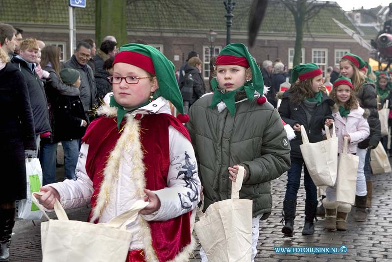 08121407.jpg - FOTOOPDRACHT:Dordrecht:14-12-2008:De Dordtse Kerstmakt de elfenparade Deze digitale foto blijft eigendom van FOTOPERSBURO BUSINK. Wij hanteren de voorwaarden van het N.V.F. en N.V.J. Gebruik van deze foto impliceert dat u bekend bent  en akkoord gaat met deze voorwaarden bij publicatie.EB/ETIENNE BUSINK
