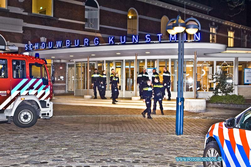 15033130.jpg - FOTOOPDRACHT:Dordrecht:31-03-2015:DORDRECHT - Dinsdagavon 31-03-2015 was er bij Kunstmin Aan de Sint Jorisweg een automatische brandmelding, deze bleek loos te zijn.Deze digitale foto blijft eigendom van FOTOPERSBURO BUSINK. Wij hanteren de voorwaarden van het N.V.F. en N.V.J. Gebruik van deze foto impliceert dat u bekend bent  en akkoord gaat met deze voorwaarden bij publicatie.EB/ETIENNE BUSINK