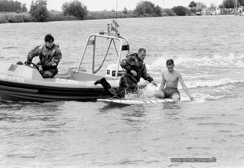 96062210.jpg - FOTOOPDRACHT:Dordrecht: 22-06-1996boek 023 bl;z 7026/3 40 jarige drb heeft gedreven ledenDeze digitale foto blijft eigendom van FOTOPERSBURO BUSINK. Wij hanteren de voorwaarden van het N.V.F. en N.V.J. Gebruik van deze foto impliceert dat u bekend bent  en akkoord gaat met deze voorwaarden bij publicatie.EB/ETIENNE BUSINK