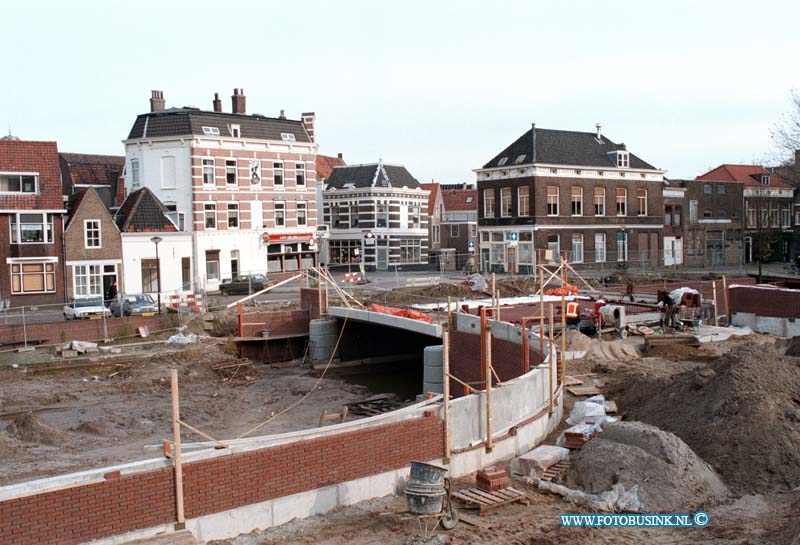 98111260.jpg - DE WEEK VAN BUS :DORDRECHT:12-11-1998:HIER DE NIEUWE BRUG VAN AF DE SPUIBOULKEVAAR NAAR DE GROTE SPUISTRAAT IN AAN BOUW HIJ MOET ZO WORDEN ALS DE MARKETTE.Deze digitale foto blijft eigendom van FOTOPERSBURO BUSINK. Wij hanteren de voorwaarden van het N.V.F. en N.V.J. Gebruik van deze foto impliceert dat u bekend bent  en akkoord gaat met deze voorwaarden bij publicatie.EB/ETIENNE BUSINK