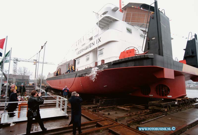 98121204.jpg - DE DORDTENAAR :TER WATER LATING SCHEEPSWERF BIESBOSCHE DE VEERHAVEN 9 MAASSTRAAT 24 DORDTDeze digitale foto blijft eigendom van FOTOPERSBURO BUSINK. Wij hanteren de voorwaarden van het N.V.F. en N.V.J. Gebruik van deze foto impliceert dat u bekend bent  en akkoord gaat met deze voorwaarden bij publicatie.EB/ETIENNE BUSINK