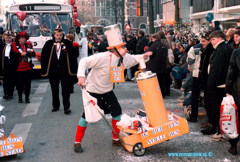 99021306.jpg - DE STEM VAN DORDT:DORDRECHT:13-02-1999:DE DORDTSE CARNAVALS OPTOCHT IN HET CENTRUM.Deze digitale foto blijft eigendom van FOTOPERSBURO BUSINK. Wij hanteren de voorwaarden van het N.V.F. en N.V.J. Gebruik van deze foto impliceert dat u bekend bent  en akkoord gaat met deze voorwaarden bij publicatie.EB/ETIENNE BUSINK