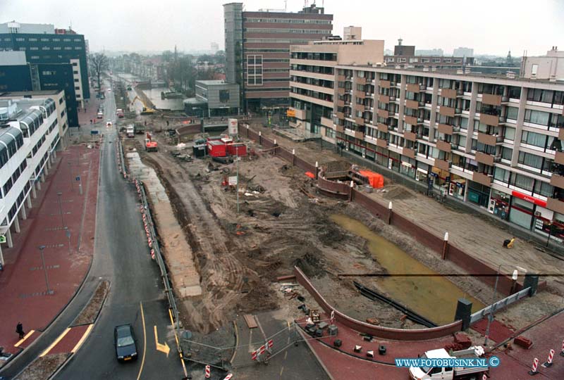 99030819.jpg - NETWERK/STADSVERVOER :DORDRECHT:08-03-1999:OVERZICHT SPUIBOULEVAAR DORDRECHT IVM WERKZAAMHEDEN NIEUW BUSSTATION NETWERK./STADVERVOERDeze digitale foto blijft eigendom van FOTOPERSBURO BUSINK. Wij hanteren de voorwaarden van het N.V.F. en N.V.J. Gebruik van deze foto impliceert dat u bekend bent  en akkoord gaat met deze voorwaarden bij publicatie.EB/ETIENNE BUSINK