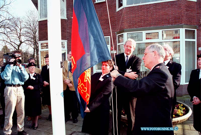 99031201.jpg - DE STEM VAN DORDT :DORDRECHT:12-03-1999:OPENING VAN  GRIJS GENOEGEN DORDRECHT BANKASTRAAT  Deze digitale foto blijft eigendom van FOTOPERSBURO BUSINK. Wij hanteren de voorwaarden van het N.V.F. en N.V.J. Gebruik van deze foto impliceert dat u bekend bent  en akkoord gaat met deze voorwaarden bij publicatie.EB/ETIENNE BUSINK