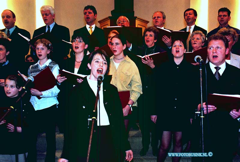 99032010.jpg - DE HIER ZWIJNDRECHT ZWIJNDRECHT:20-03-1999:BETHELKERK AAN DE ROTTERDAMSEWEG 73 OPTREDEN VAN GENERORS FAMIELIEKOOR:Deze digitale foto blijft eigendom van FOTOPERSBURO BUSINK. Wij hanteren de voorwaarden van het N.V.F. en N.V.J. Gebruik van deze foto impliceert dat u bekend bent  en akkoord gaat met deze voorwaarden bij publicatie.EB/ETIENNE BUSINK