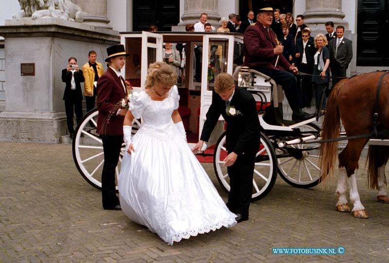 99052806.jpg - DE STEM VAN DORDT : DORDRECHT : 28-05-99BRUIDSPAAR V/D MAANDDeze digitale foto blijft eigendom van FOTOPERSBURO BUSINK. Wij hanteren de voorwaarden van het N.V.F. en N.V.J. Gebruik van deze foto impliceert dat u bekend bent  en akkoord gaat met deze voorwaarden bij publicatie.EB/ETIENNE BUSINK