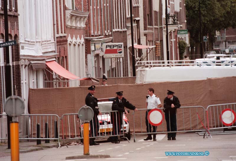 99060903.jpg - DE DORDTENAAR :DORDRECHT : 09-06-1999RECONSTRUCTIE DODELIJKE STEEKPARTIJ TURKSE BAKKER EN GROENTEZAAKDeze digitale foto blijft eigendom van FOTOPERSBURO BUSINK. Wij hanteren de voorwaarden van het N.V.F. en N.V.J. Gebruik van deze foto impliceert dat u bekend bent  en akkoord gaat met deze voorwaarden bij publicatie.EB/ETIENNE BUSINK