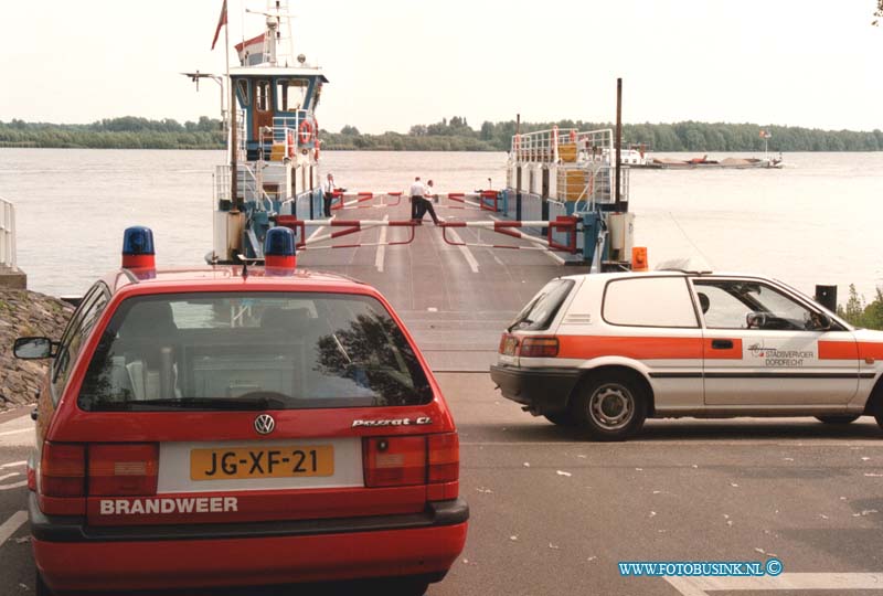 99061003.jpg - DE DORDTENAAR :KOP VAN HET LAND: 10-06-1999AANVAARING VEERBOOT DORDRECHT WERKENDAMDeze digitale foto blijft eigendom van FOTOPERSBURO BUSINK. Wij hanteren de voorwaarden van het N.V.F. en N.V.J. Gebruik van deze foto impliceert dat u bekend bent  en akkoord gaat met deze voorwaarden bij publicatie.EB/ETIENNE BUSINK