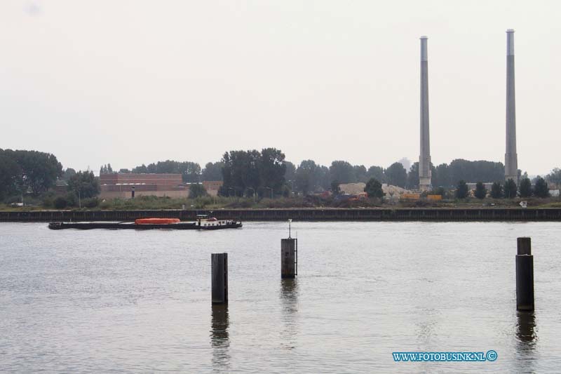 99071706.jpg - DE MERWESTEIJN :Dordrecht:17-07-1999:het aan zicht van af de rivier van het oude ezh terrein baanhoekweg/mewredestraat/kerkeplaatDeze digitale foto blijft eigendom van FOTOPERSBURO BUSINK. Wij hanteren de voorwaarden van het N.V.F. en N.V.J. Gebruik van deze foto impliceert dat u bekend bent  en akkoord gaat met deze voorwaarden bij publicatie.EB/ETIENNE BUSINK