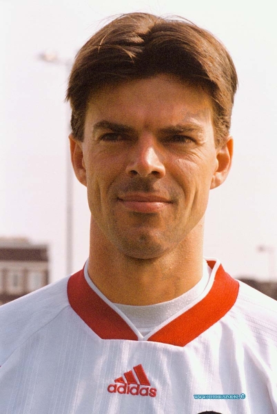 99073115.jpg - PERSPEKTIEF FEYENOORD :Rotterdam :31-07-1999:nieuwe feyenoord speler de visser tijdens de training nabij het feyenoord stationDeze digitale foto blijft eigendom van FOTOPERSBURO BUSINK. Wij hanteren de voorwaarden van het N.V.F. en N.V.J. Gebruik van deze foto impliceert dat u bekend bent  en akkoord gaat met deze voorwaarden bij publicatie.EB/ETIENNE BUSINK