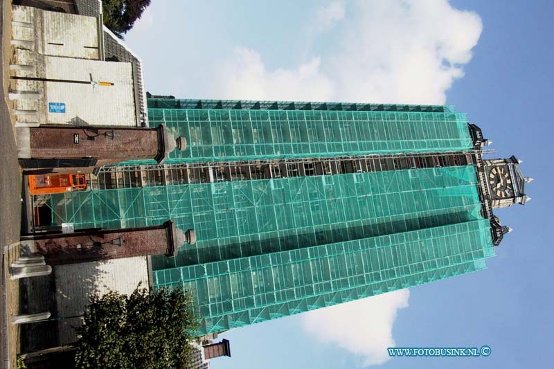 99080517.jpg - DE MERWESTEIJN :Dordrecht:05-08-1999:de grote kerk toren van dordrecht die scheef staatDeze digitale foto blijft eigendom van FOTOPERSBURO BUSINK. Wij hanteren de voorwaarden van het N.V.F. en N.V.J. Gebruik van deze foto impliceert dat u bekend bent  en akkoord gaat met deze voorwaarden bij publicatie.EB/ETIENNE BUSINK