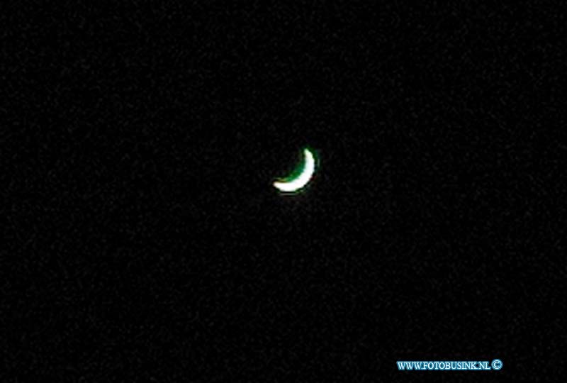 99081116.jpg - DE WOENSDAG :Frankrijk:11-08-1999:de eclips in noord frankrijk in de plaats caxeu .Deze digitale foto blijft eigendom van FOTOPERSBURO BUSINK. Wij hanteren de voorwaarden van het N.V.F. en N.V.J. Gebruik van deze foto impliceert dat u bekend bent  en akkoord gaat met deze voorwaarden bij publicatie.EB/ETIENNE BUSINK