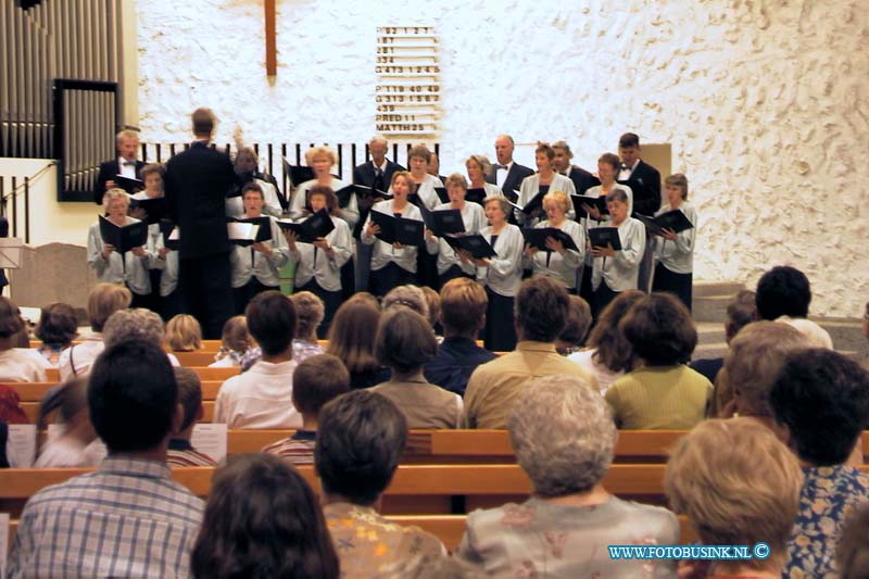 99091131.jpg - DE KLAROEN :alblasserdam:11-09-1999:optreden van het alblasserdams christelijk mannen koor in de havenkerk aan de iepenlaanDeze digitale foto blijft eigendom van FOTOPERSBURO BUSINK. Wij hanteren de voorwaarden van het N.V.F. en N.V.J. Gebruik van deze foto impliceert dat u bekend bent  en akkoord gaat met deze voorwaarden bij publicatie.EB/ETIENNE BUSINK