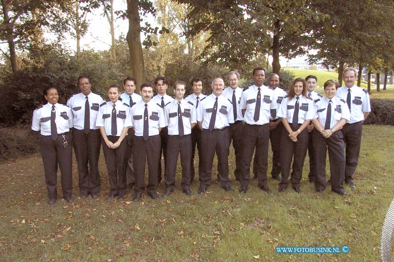 99091606.jpg - DE STEM VAN DORDT :Dordrecht:16-09-1999:trompweg instalatie uitrijking diploma's stadswachten gebouw oude wielborgDeze digitale foto blijft eigendom van FOTOPERSBURO BUSINK. Wij hanteren de voorwaarden van het N.V.F. en N.V.J. Gebruik van deze foto impliceert dat u bekend bent  en akkoord gaat met deze voorwaarden bij publicatie.EB/ETIENNE BUSINK