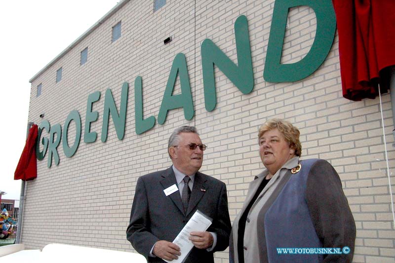 99091707.jpg - DE STEM VAN DORDT :Dordrecht:17-09-1999:officele opening kindercentrum groenland door minister erika terpstraat chicomensdesring 817Deze digitale foto blijft eigendom van FOTOPERSBURO BUSINK. Wij hanteren de voorwaarden van het N.V.F. en N.V.J. Gebruik van deze foto impliceert dat u bekend bent  en akkoord gaat met deze voorwaarden bij publicatie.EB/ETIENNE BUSINK