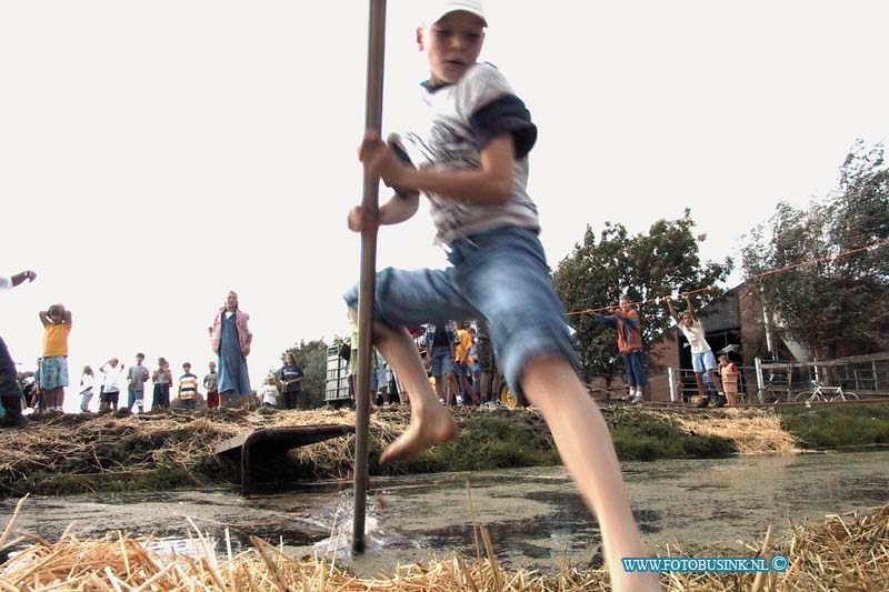 99091809.jpg - WLTO/WESTWEEK : nieuwe lekkerland:18-09-1999:kaas boederij fam meerkerk lekdijk 81 t/h witte water toren opendagen foto polder sport Deze digitale foto blijft eigendom van FOTOPERSBURO BUSINK. Wij hanteren de voorwaarden van het N.V.F. en N.V.J. Gebruik van deze foto impliceert dat u bekend bent  en akkoord gaat met deze voorwaarden bij publicatie.EB/ETIENNE BUSINK