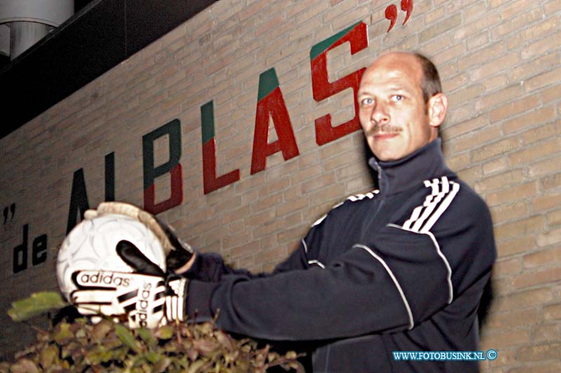 99102809.jpg - DE DORDTENAAR SPORT :Alblasserdam:28-10-1999:foto keeper van de alblas dhr jan kerstbergenDeze digitale foto blijft eigendom van FOTOPERSBURO BUSINK. Wij hanteren de voorwaarden van het N.V.F. en N.V.J. Gebruik van deze foto impliceert dat u bekend bent  en akkoord gaat met deze voorwaarden bij publicatie.EB/ETIENNE BUSINK