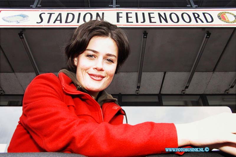 99110908.jpg - PERSPEKTIEF FEYENOORD ::Rotterdam:09-11-1999;chemere van rijmond tv bij feyenoord in de kuipDeze digitale foto blijft eigendom van FOTOPERSBURO BUSINK. Wij hanteren de voorwaarden van het N.V.F. en N.V.J. Gebruik van deze foto impliceert dat u bekend bent  en akkoord gaat met deze voorwaarden bij publicatie.EB/ETIENNE BUSINK