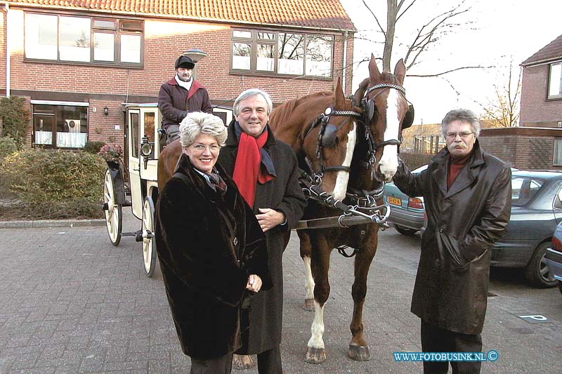 01011609.jpg - DE STEM VAN DORDT :Dordrecht :16-01-2001:pijlk 13 leo v/d wijde 40 jaar in dienst van groenveld asfetie kameling onnerswegDeze digitale foto blijft eigendom van FOTOPERSBURO BUSINK. Wij hanteren de voorwaarden van het N.V.F. en N.V.J. Gebruik van deze foto impliceert dat u bekend bent  en akkoord gaat met deze voorwaarden bij publicatie.EB/ETIENNE BUSINK