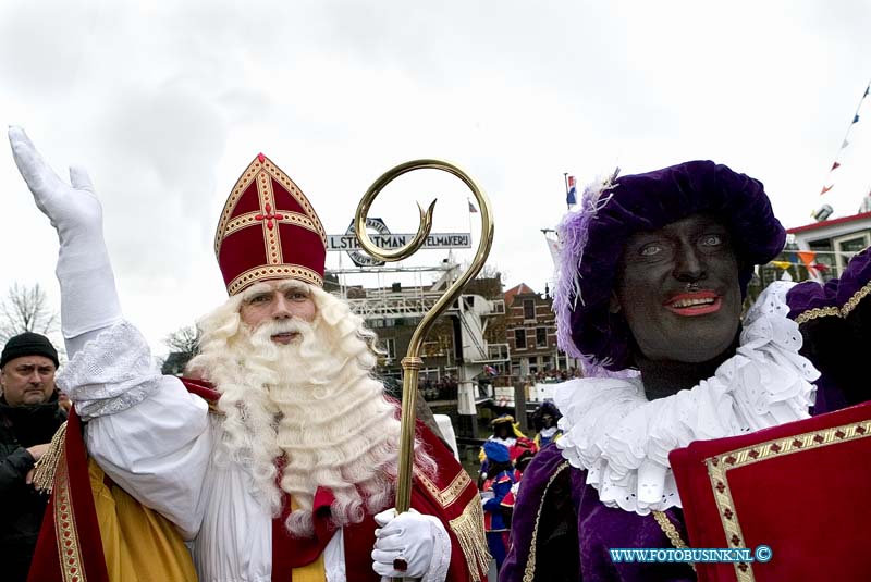08111502.jpg - FOTOOPDRACHT:Dordrecht:15-11-2008:Sinterklaas is weer in Dordrecht aangekomenDeze digitale foto blijft eigendom van FOTOPERSBURO BUSINK. Wij hanteren de voorwaarden van het N.V.F. en N.V.J. Gebruik van deze foto impliceert dat u bekend bent  en akkoord gaat met deze voorwaarden bij publicatie.EB/ETIENNE BUSINK