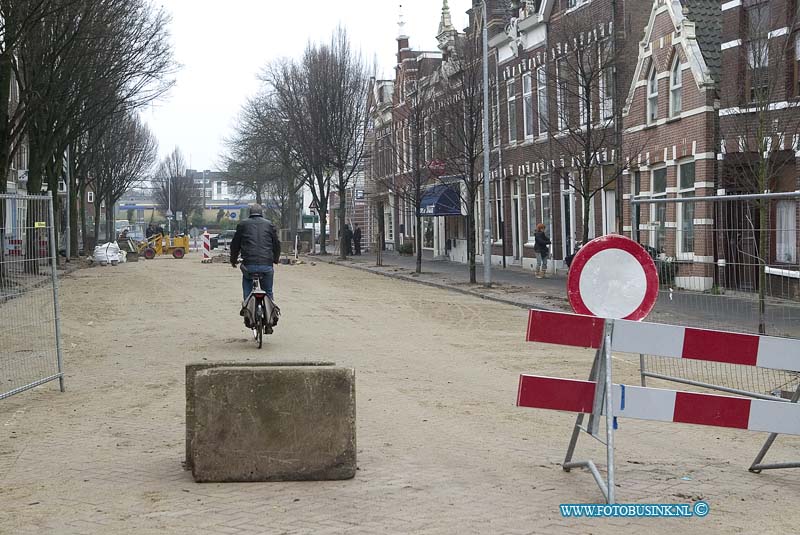 08112701.jpg - FOTOOPDRACHT:Dordrecht:27-11-2008:Op de Dubbeldamseweg lag de straat open ivm rioleringswerkzaamheden.Deze digitale foto blijft eigendom van FOTOPERSBURO BUSINK. Wij hanteren de voorwaarden van het N.V.F. en N.V.J. Gebruik van deze foto impliceert dat u bekend bent  en akkoord gaat met deze voorwaarden bij publicatie.EB/ETIENNE BUSINK