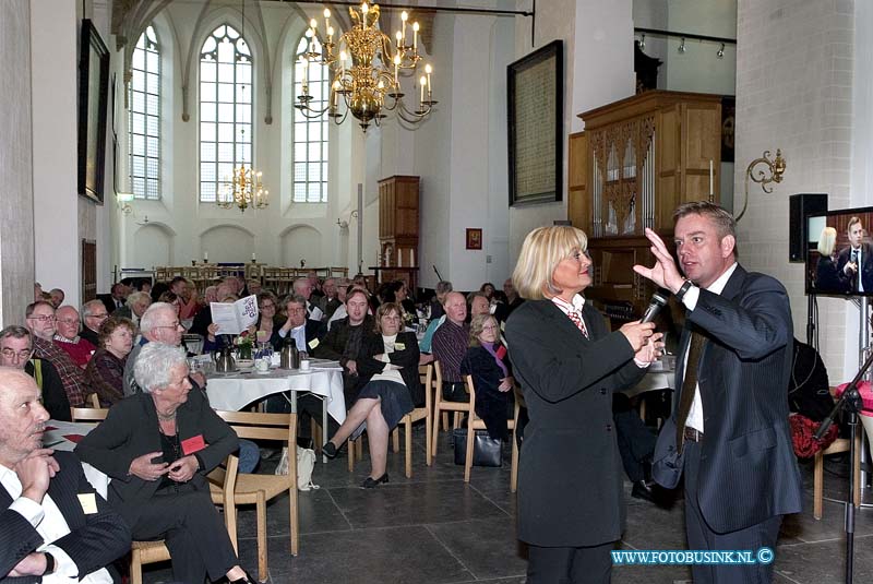 08120329.jpg - FOTOOPDRACHT:Utrecht:03-12-2008:In de Nicolai kerk in Utrecht 3 gebeurtenissen plaats tekent Johan Lavooij de intentieverklaring voedselbank convenant, er is aan het eind van de dag een moment tussen Hans Spigt en Dhr Aboutaleb en waarschijnlijk wordt ook het convenant "Kinderen doen mee"ondertekent.Deze digitale foto blijft eigendom van FOTOPERSBURO BUSINK. Wij hanteren de voorwaarden van het N.V.F. en N.V.J. Gebruik van deze foto impliceert dat u bekend bent  en akkoord gaat met deze voorwaarden bij publicatie.EB/ETIENNE BUSINK