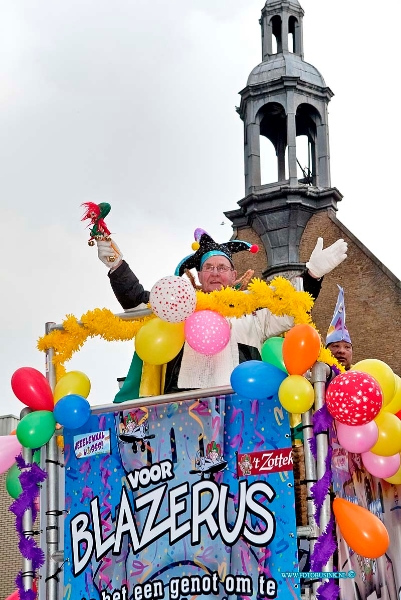 09022101.jpg - FOTOOPDRACHT:21-02-2009:Dordtse Carnaval optocht visbrugDeze digitale foto blijft eigendom van FOTOPERSBURO BUSINK. Wij hanteren de voorwaarden van het N.V.F. en N.V.J. Gebruik van deze foto impliceert dat u bekend bent  en akkoord gaat met deze voorwaarden bij publicatie.EB/ETIENNE BUSINK