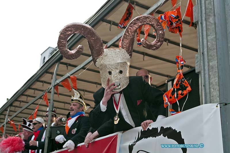 09022103.jpg - FOTOOPDRACHT:21-02-2009:Dordtse Carnaval optocht visbrugDeze digitale foto blijft eigendom van FOTOPERSBURO BUSINK. Wij hanteren de voorwaarden van het N.V.F. en N.V.J. Gebruik van deze foto impliceert dat u bekend bent  en akkoord gaat met deze voorwaarden bij publicatie.EB/ETIENNE BUSINK