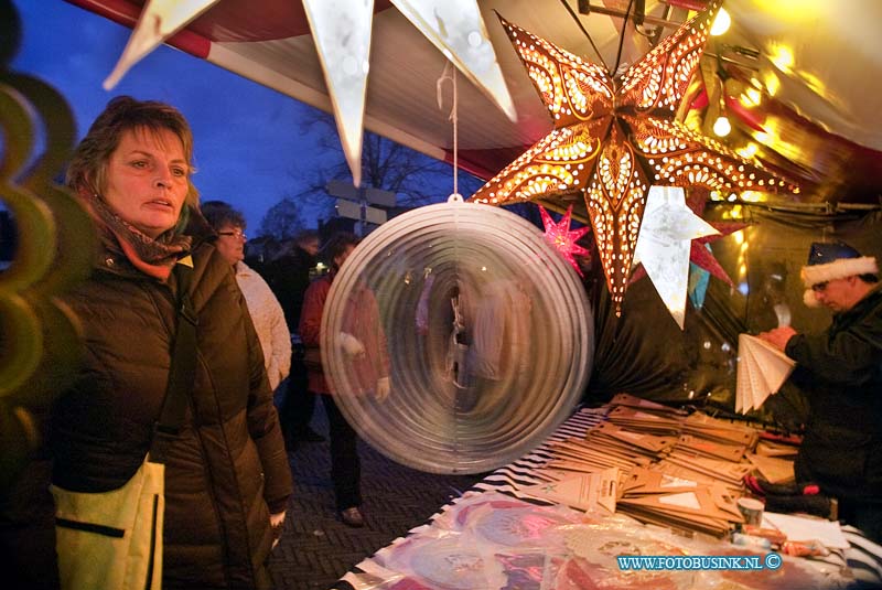 09121202.jpg - FOTOOPDRACHT:Dordrecht:12-12-2009:Kerstmarkt DordrechtDeze digitale foto blijft eigendom van FOTOPERSBURO BUSINK. Wij hanteren de voorwaarden van het N.V.F. en N.V.J. Gebruik van deze foto impliceert dat u bekend bent  en akkoord gaat met deze voorwaarden bij publicatie.EB/ETIENNE BUSINK