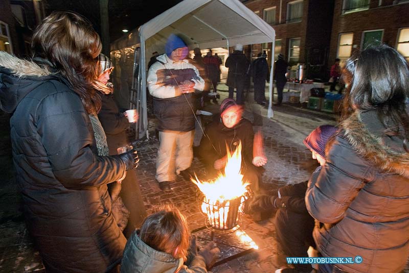 09121902.jpg - FOTOOPDRACHT:Dordrecht:19-12-2009:Winter straatfeest Tiesselenstraat DordrechtDeze digitale foto blijft eigendom van FOTOPERSBURO BUSINK. Wij hanteren de voorwaarden van het N.V.F. en N.V.J. Gebruik van deze foto impliceert dat u bekend bent  en akkoord gaat met deze voorwaarden bij publicatie.EB/ETIENNE BUSINK