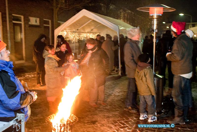 09121905.jpg - FOTOOPDRACHT:Dordrecht:19-12-2009:Winter straatfeest Tiesselenstraat DordrechtDeze digitale foto blijft eigendom van FOTOPERSBURO BUSINK. Wij hanteren de voorwaarden van het N.V.F. en N.V.J. Gebruik van deze foto impliceert dat u bekend bent  en akkoord gaat met deze voorwaarden bij publicatie.EB/ETIENNE BUSINK