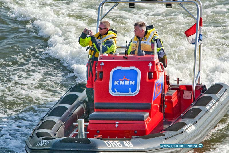 10070805.jpg - FOTOOPDRACHT:Dordrecht:08-07-2010:Reddingsboot DRB 49 op de rivier Oude Maas t/h van de stadsburg Dordrecht -ZwijndrechtDeze digitale foto blijft eigendom van FOTOPERSBURO BUSINK. Wij hanteren de voorwaarden van het N.V.F. en N.V.J. Gebruik van deze foto impliceert dat u bekend bent  en akkoord gaat met deze voorwaarden bij publicatie.EB/ETIENNE BUSINK