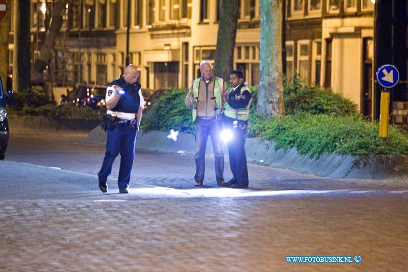 11050503.jpg - FOTOOPDRACHT:Dordrecht:05-05-2011:De politie heeft vannacht een uitgebreid onderzoek verricht op de Bleekersdijk naar een schiet insident.Deze digitale foto blijft eigendom van FOTOPERSBURO BUSINK. Wij hanteren de voorwaarden van het N.V.F. en N.V.J. Gebruik van deze foto impliceert dat u bekend bent  en akkoord gaat met deze voorwaarden bij publicatie.EB/ETIENNE BUSINK