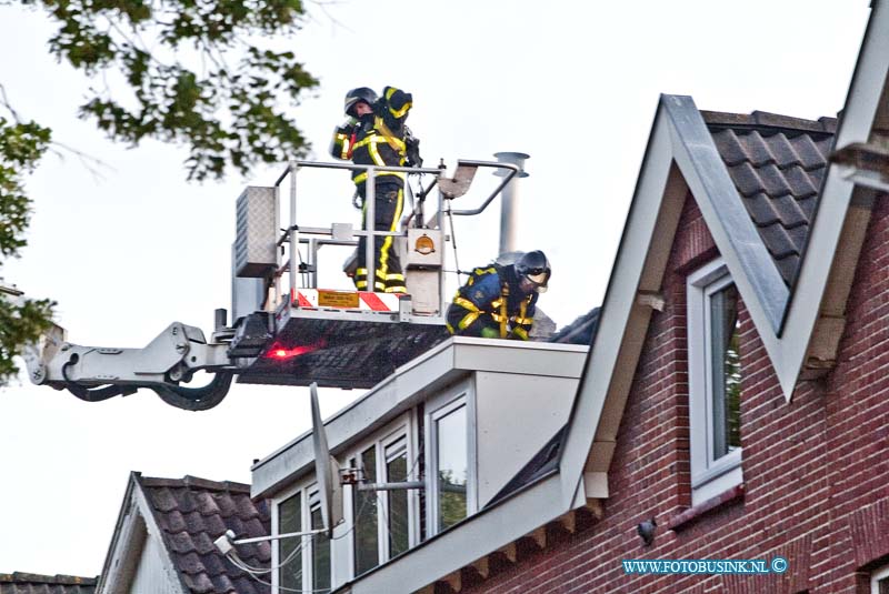 11070402.jpg - FOTOOPDRACHT:Dordrecht:04-07-2011:Slaapkamer Brand RiouwstraatDeze digitale foto blijft eigendom van FOTOPERSBURO BUSINK. Wij hanteren de voorwaarden van het N.V.F. en N.V.J. Gebruik van deze foto impliceert dat u bekend bent  en akkoord gaat met deze voorwaarden bij publicatie.EB/ETIENNE BUSINK