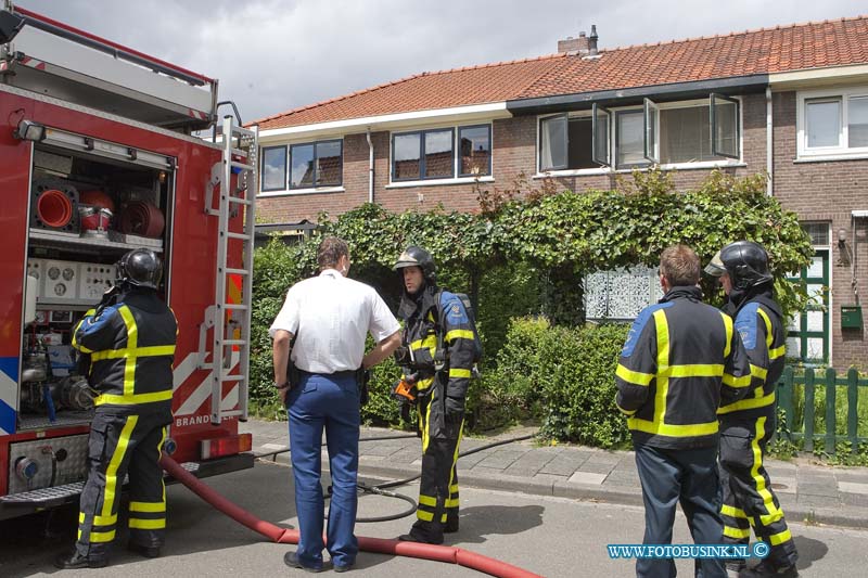 12062503.jpg - FOTOOPDRACHT:Dordrecht:25-06-2012:Een binnenbrand in een woning aan de Breitnerstraat in Oud Krispijn, zorgde voor veel rookoverlast in de woning de Brandweer blust de brand vrij snel en zorgde er voor dat de rook uit de woning kon.Deze digitale foto blijft eigendom van FOTOPERSBURO BUSINK. Wij hanteren de voorwaarden van het N.V.F. en N.V.J. Gebruik van deze foto impliceert dat u bekend bent  en akkoord gaat met deze voorwaarden bij publicatie.EB/ETIENNE BUSINK