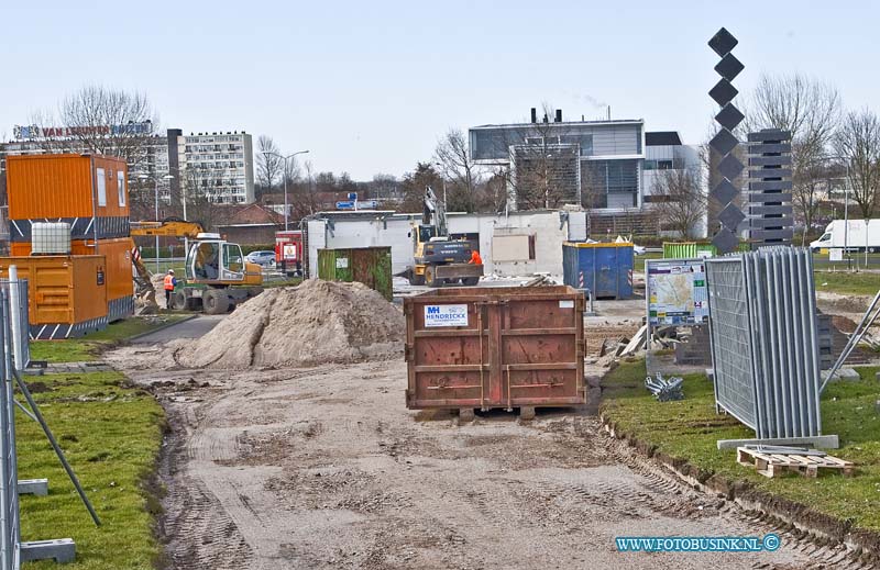 13031201.jpg - FOTOOPDRACHT:Zwijndrecht:12-03-2013:De sloop van het tankstation aan de Brugweg is nagenoeg geheel voldaan.Deze digitale foto blijft eigendom van FOTOPERSBURO BUSINK. Wij hanteren de voorwaarden van het N.V.F. en N.V.J. Gebruik van deze foto impliceert dat u bekend bent  en akkoord gaat met deze voorwaarden bij publicatie.EB/ETIENNE BUSINK