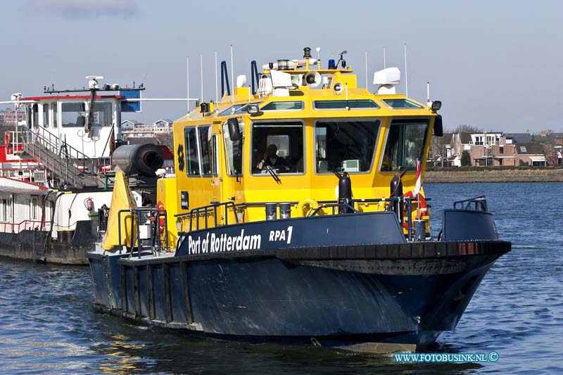 130318016.jpg - FOTOOPDRACHT:Dordrecht:18-03-2013:Dordrecht rivier Kruising de Oude Maas / de Noord / Beneden Merwede patrouilleboot havendienst  De poort of Rotterdam 1 Deze digitale foto blijft eigendom van FOTOPERSBURO BUSINK. Wij hanteren de voorwaarden van het N.V.F. en N.V.J. Gebruik van deze foto impliceert dat u bekend bent  en akkoord gaat met deze voorwaarden bij publicatie.EB/ETIENNE BUSINK