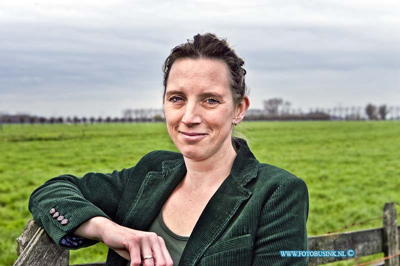 13112702.jpg - FOTOOPDRACHT:Wijngaarden:27-11-2013:LTO Noord Hester Kuiper, onze nieuwe columniste WijngaardenDeze digitale foto blijft eigendom van FOTOPERSBURO BUSINK. Wij hanteren de voorwaarden van het N.V.F. en N.V.J. Gebruik van deze foto impliceert dat u bekend bent  en akkoord gaat met deze voorwaarden bij publicatie.EB/ETIENNE BUSINK