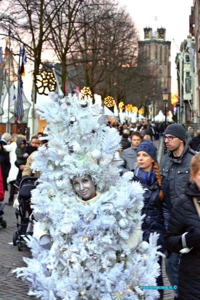 13121405.jpg - FOTOOPDRACHT:Dordrecht:14-12-2013:De Dordtse kerstmarkt en IjsbaanDeze digitale foto blijft eigendom van FOTOPERSBURO BUSINK. Wij hanteren de voorwaarden van het N.V.F. en N.V.J. Gebruik van deze foto impliceert dat u bekend bent  en akkoord gaat met deze voorwaarden bij publicatie.EB/ETIENNE BUSINK