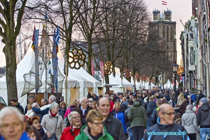 13121406.jpg - FOTOOPDRACHT:Dordrecht:14-12-2013:De Dordtse kerstmarkt en IjsbaanDeze digitale foto blijft eigendom van FOTOPERSBURO BUSINK. Wij hanteren de voorwaarden van het N.V.F. en N.V.J. Gebruik van deze foto impliceert dat u bekend bent  en akkoord gaat met deze voorwaarden bij publicatie.EB/ETIENNE BUSINK