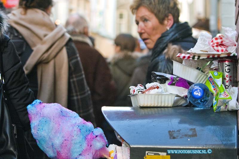 13121412.jpg - FOTOOPDRACHT:Dordrecht:14-12-2013:De Dordtse kerstmarkt en IjsbaanDeze digitale foto blijft eigendom van FOTOPERSBURO BUSINK. Wij hanteren de voorwaarden van het N.V.F. en N.V.J. Gebruik van deze foto impliceert dat u bekend bent  en akkoord gaat met deze voorwaarden bij publicatie.EB/ETIENNE BUSINK