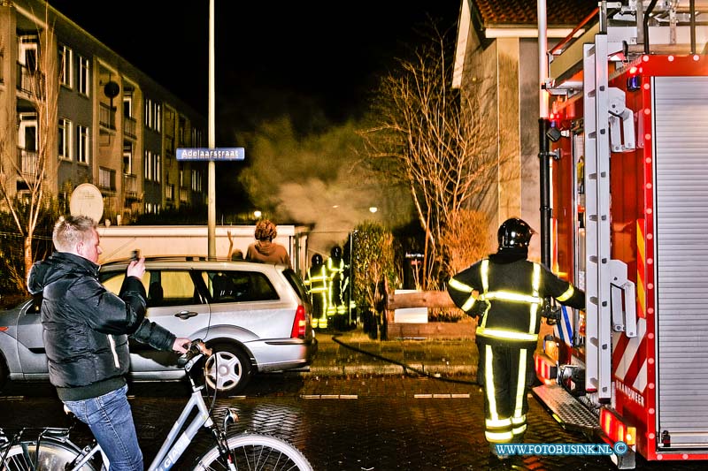 14010103.jpg - FOTOOPDRACHT:Dordrecht:01-01-2013:Schuur in brand AdelaarstraatOud en nieuwe nacht DordrechtDeze digitale foto blijft eigendom van FOTOPERSBURO BUSINK. Wij hanteren de voorwaarden van het N.V.F. en N.V.J. Gebruik van deze foto impliceert dat u bekend bent  en akkoord gaat met deze voorwaarden bij publicatie.EB/ETIENNE BUSINK