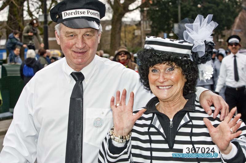 14030105.jpg - FOTOOPDRACHT:Dordrecht:01-03-2014:Carnavals optocht t/h van de Singel kruising SintjoriswegDeze digitale foto blijft eigendom van FOTOPERSBURO BUSINK. Wij hanteren de voorwaarden van het N.V.F. en N.V.J. Gebruik van deze foto impliceert dat u bekend bent  en akkoord gaat met deze voorwaarden bij publicatie.EB/ETIENNE BUSINK