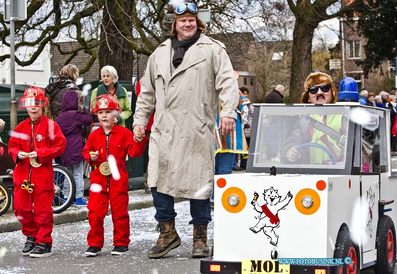 14030107.jpg - FOTOOPDRACHT:Dordrecht:01-03-2014:Carnavals optocht t/h van de Singel kruising SintjoriswegDeze digitale foto blijft eigendom van FOTOPERSBURO BUSINK. Wij hanteren de voorwaarden van het N.V.F. en N.V.J. Gebruik van deze foto impliceert dat u bekend bent  en akkoord gaat met deze voorwaarden bij publicatie.EB/ETIENNE BUSINK